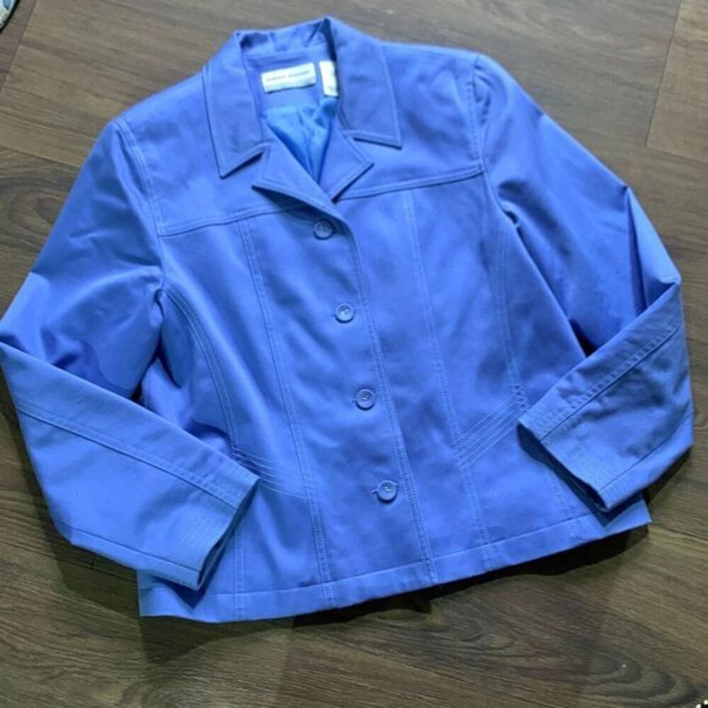 Alfred dunner vintage baby blue jacket. Lined button up jacket 8p‎